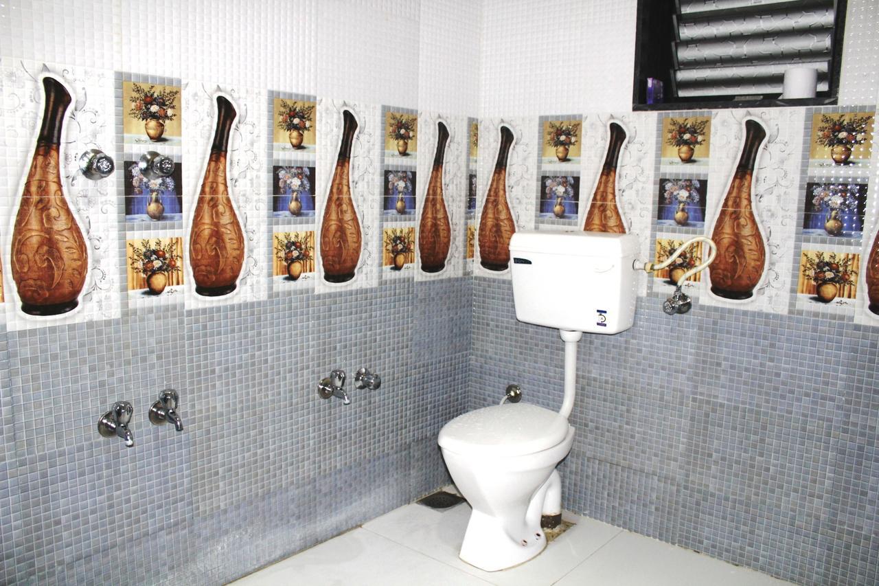 Dev Motel And Banquet Nadiād Εξωτερικό φωτογραφία