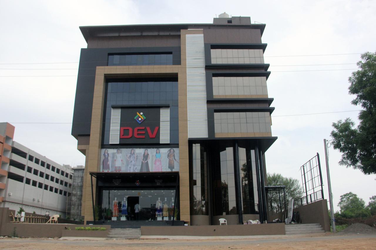 Dev Motel And Banquet Nadiād Εξωτερικό φωτογραφία