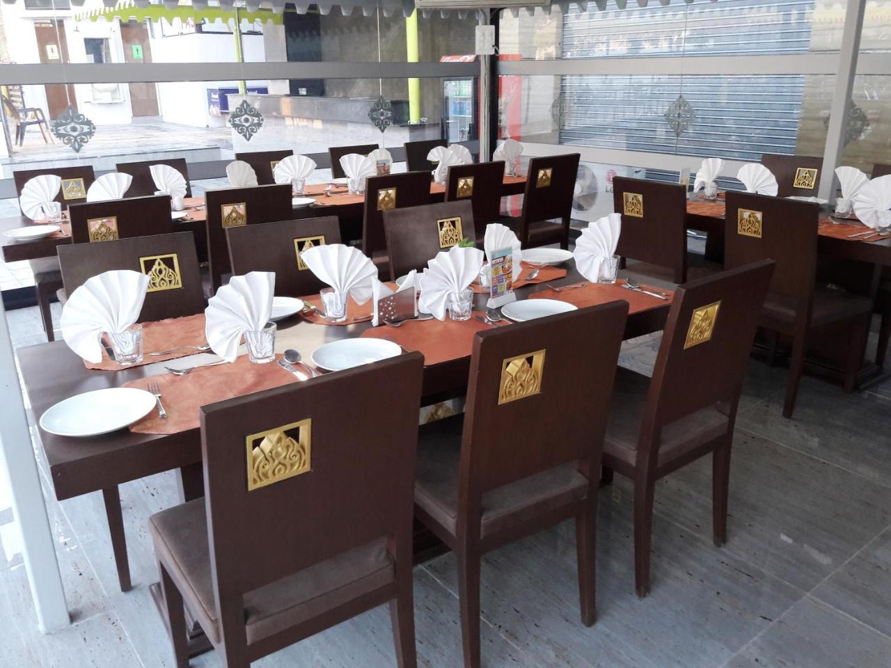 Dev Motel And Banquet Nadiād Εξωτερικό φωτογραφία