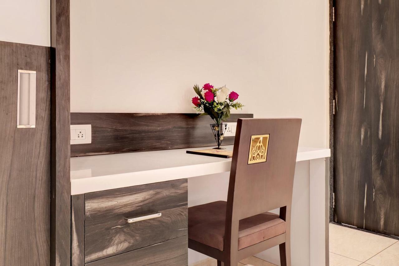 Dev Motel And Banquet Nadiād Εξωτερικό φωτογραφία
