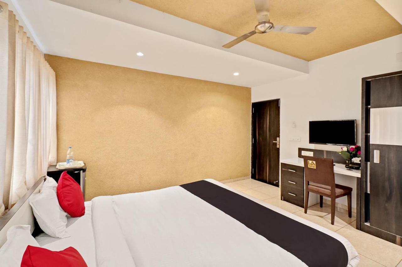 Dev Motel And Banquet Nadiād Εξωτερικό φωτογραφία