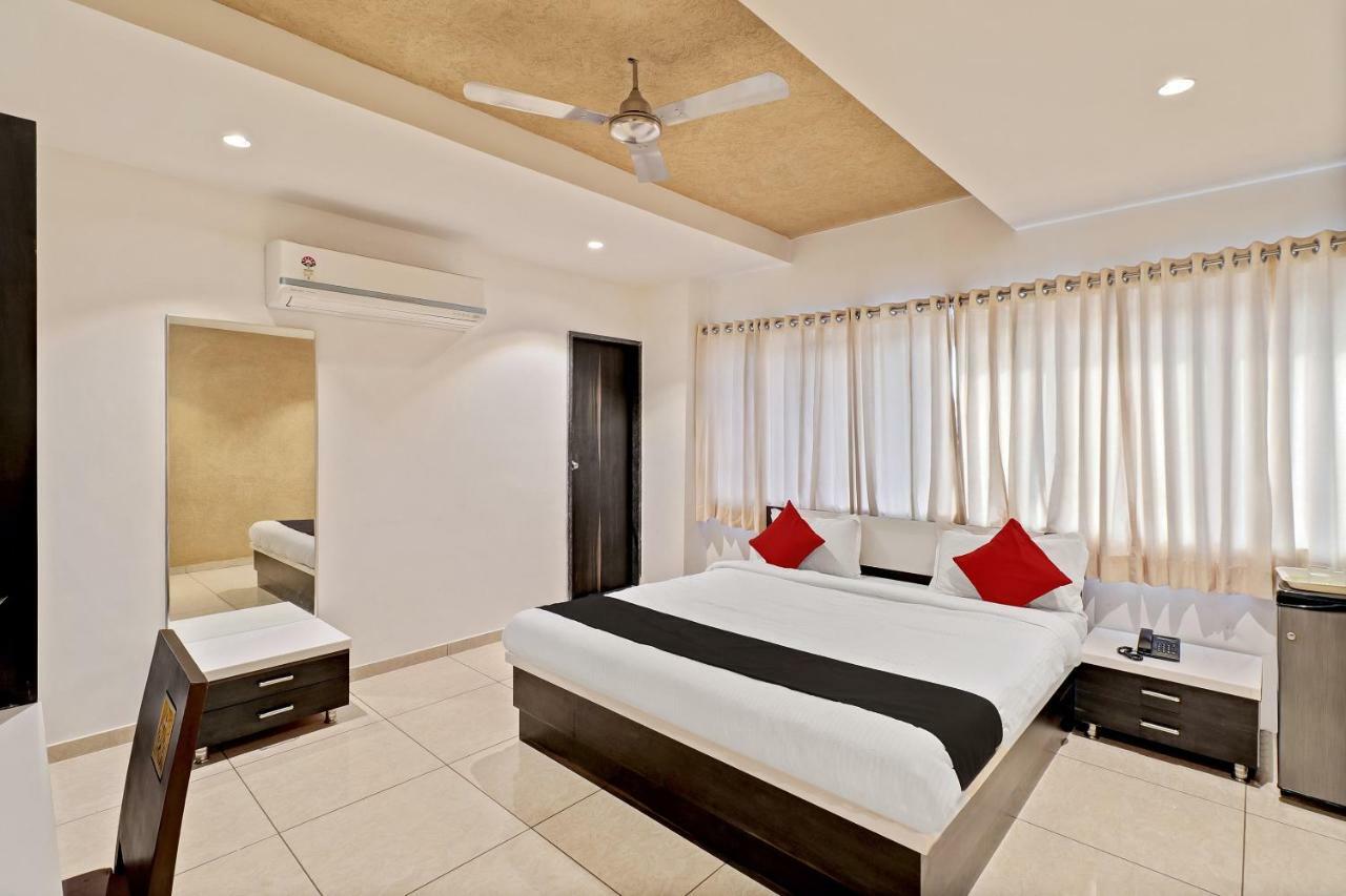 Dev Motel And Banquet Nadiād Εξωτερικό φωτογραφία